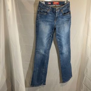 Junior Arizona jeans.
